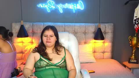    online show from January 3, 3:22 pm