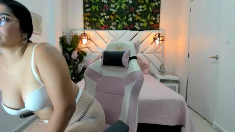 Laia roose  online show from September 15, 11:21 am