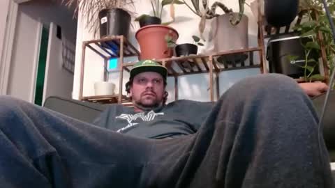 Snapshot of laidback_and_chill chatting on January 1, 4:50 am Rick online show from January 1, 4:50 am