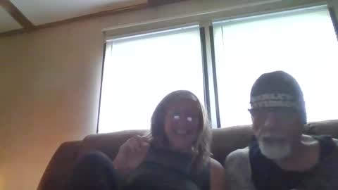 Snapshot of laidbackluxury chatting on May 6, 4:01 pm laidbackluxury online show from May 6, 4:01 pm
