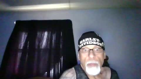 Snapshot of laidbackluxury chatting on May 10, 1:16 pm laidbackluxury online show from May 10, 1:16 pm