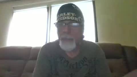 Snapshot of laidbackluxury chatting on June 5, 8:25 pm laidbackluxury online show from June 5, 8:25 pm