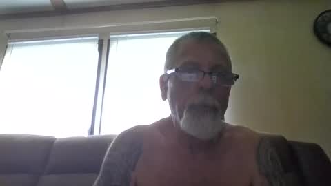 Snapshot of laidbackluxury chatting on June 8, 6:19 pm laidbackluxury online show from June 8, 6:19 pm