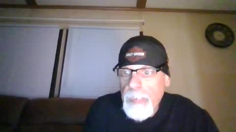 Snapshot of laidbackluxury chatting on June 12, 2:43 am laidbackluxury online show from June 12, 2:43 am