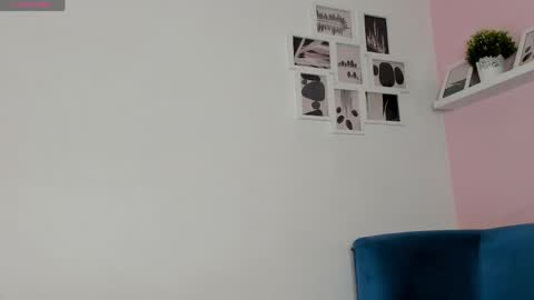 Snapshot of laila_miller_ chatting on June 6, 4:39 am Laila online show from June 6, 4:39 am