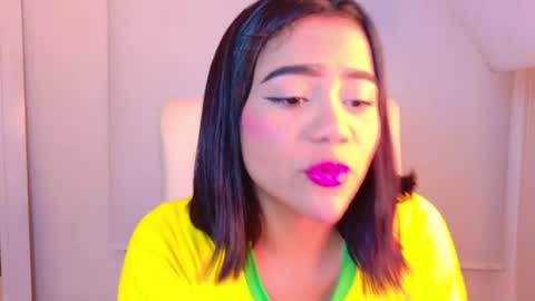 Snapshot of laila_miller_ chatting on June 12, 4:44 am Laila online show from June 12, 4:44 am
