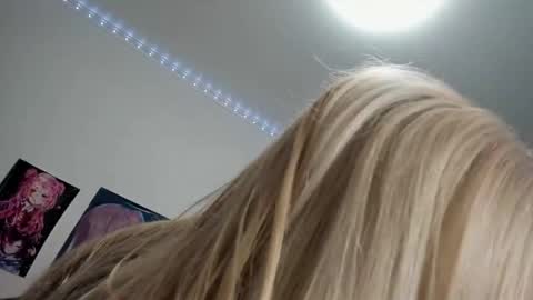 Kira online show from May 15, 10:50 pm