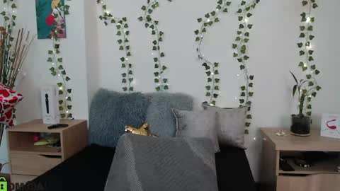 Snapshot of lairen_baby chatting on April 23, 11:42 am lairen baby online show from April 23, 11:42 am