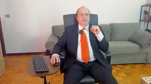 lajose52 online show from November 30, 4:00 pm