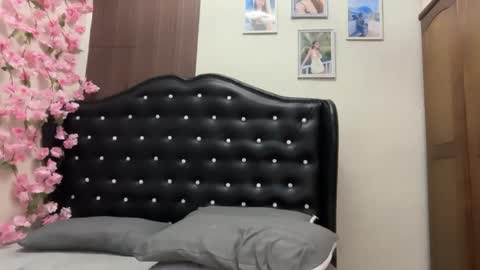 kristine online show from June 28, 10:10 am