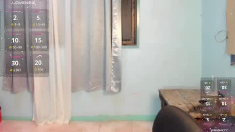 Snapshot of lala_moves chatting on March 29, 3:39 am Joxie online show from March 29, 3:39 am