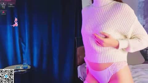 Snapshot of lalajecks chatting on October 17, 8:17 am Julia online show from October 17, 8:17 am