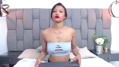 lalajhons online show from September 17, 1:13 pm