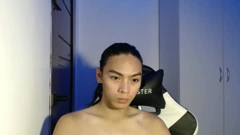 lalakinghugecock_2 online show from September 9, 10:15 am