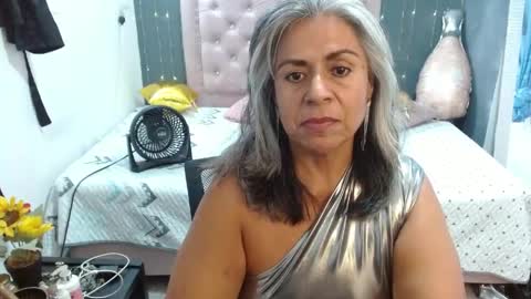 Snapshot of lalisha_96 chatting on April 4, 12:42 am lalisha online show from April 4, 12:42 am