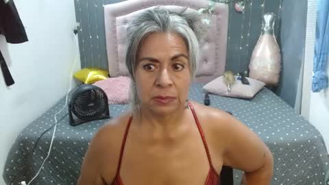 Snapshot of lalisha_96 chatting on April 16, 12:55 am lalisha online show from April 16, 12:55 am