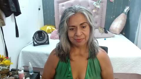 Snapshot of lalisha_96 chatting on May 2, 12:48 am lalisha online show from May 2, 12:48 am