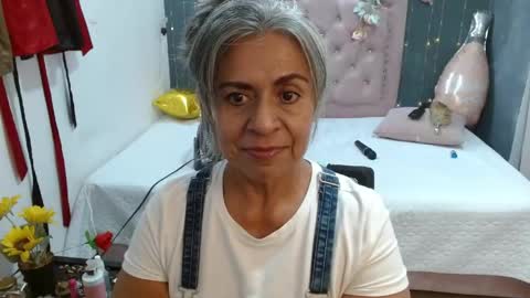 Snapshot of lalisha_96 chatting on May 10, 1:55 am lalisha online show from May 10, 1:55 am