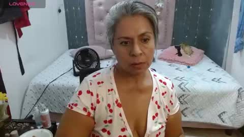 Snapshot of lalisha_96 chatting on August 2, 11:47 pm lalisha online show from August 2, 11:47 pm