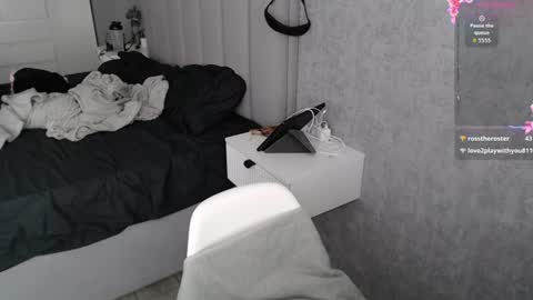 Snapshot of lallixanni chatting on June 20, 11:57 am Mia online show from June 20, 11:57 am