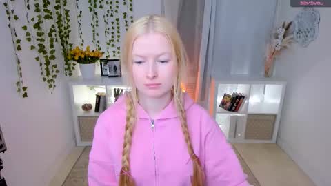 Laly online show from March 4, 7:36 am