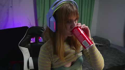 Kay online show from December 2, 6:32 pm