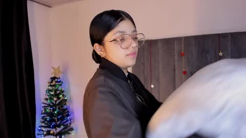 ... .          . ... online show from December 21, 6:44 pm
