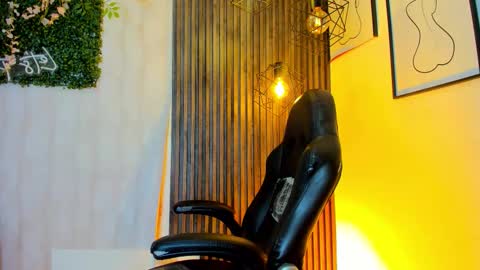 lana_gill online show from March 2, 6:48 pm