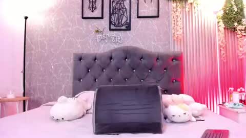 Snapshot of lana_gill chatting on June 10, 7:13 pm lana_gill online show from June 10, 7:13 pm