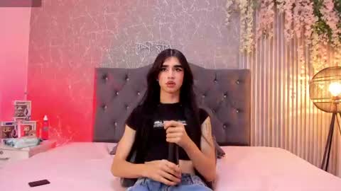 Snapshot of lana_gill chatting on July 9, 7:18 pm lana_gill online show from July 9, 7:18 pm