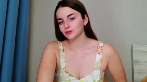 lana_gl online show from June 5, 6:52 am