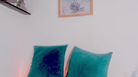 LANA online show from November 25, 2:55 am