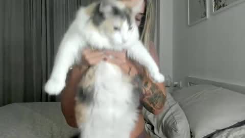 Lana online show from October 4, 8:18 pm