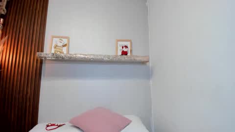 Lana     igauroraaaaaaaaa 1 online show from December 20, 12:51 am