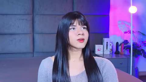 Snapshot of lana_presscot chatting on March 18, 11:30 pm valentino moon online show from March 18, 11:30 pm