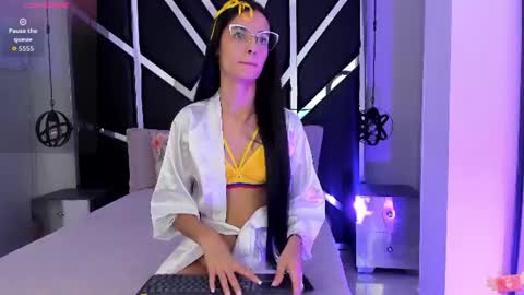 lana_rhoaades online show from June 15, 1:24 pm