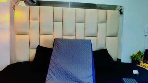 Snapshot of lana_sliim chatting on March 24, 12:21 pm Vanessa online show from March 24, 12:21 pm