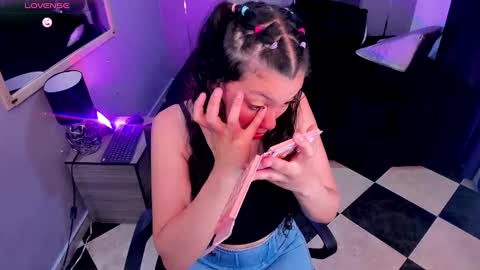 Snapshot of lana_stone_ chatting on January 17, 8:02 am online show from January 17, 8:02 am