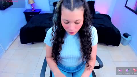 Snapshot of lana_stone_ chatting on January 28, 8:14 am online show from January 28, 8:14 am