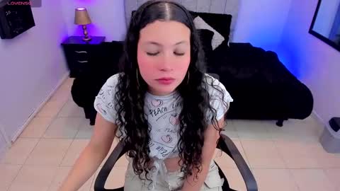 Snapshot of lana_stone_ chatting on February 9, 8:11 am online show from February 9, 8:11 am