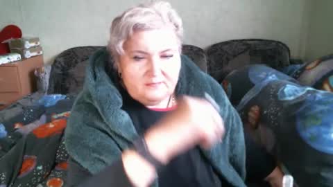 lanacat555 online show from February 8, 7:45 am