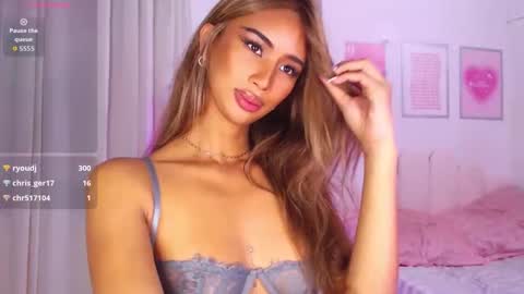 Snapshot of lanadel_hilton chatting on September 27, 12:48 am Lana online show from September 27, 12:48 am