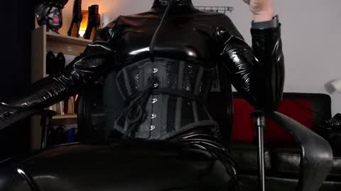 Snapshot of lanadoux_ chatting on September 18, 1:02 pm Mistress Lana online show from September 18, 1:02 pm