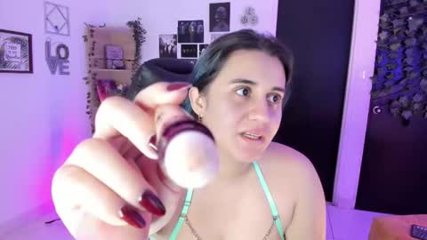 lanaherondale_ online show from November 29, 9:12 am