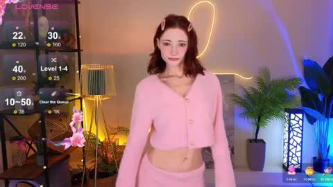 Snapshot of lanais_milana chatting on December 4, 5:55 pm Lauretta online show from December 4, 5:55 pm