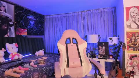 L A N A  online show from December 29, 11:50 pm
