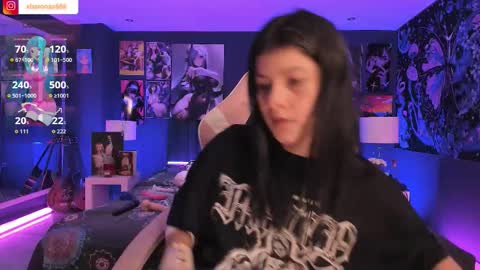 L A N A  online show from October 15, 9:26 pm