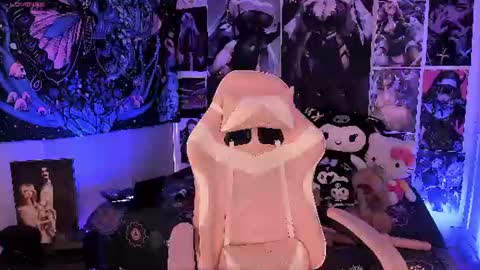 LanaKyutt666 online show from June 17, 6:42 pm