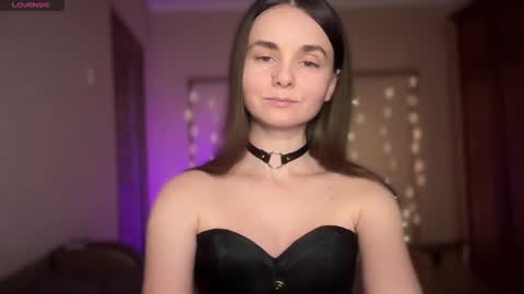 Snapshot of lanaloulou chatting on October 18, 12:02 am Lana online show from October 18, 12:02 am