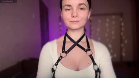 Snapshot of lanaloulou chatting on February 3, 2:53 am Lana online show from February 3, 2:53 am